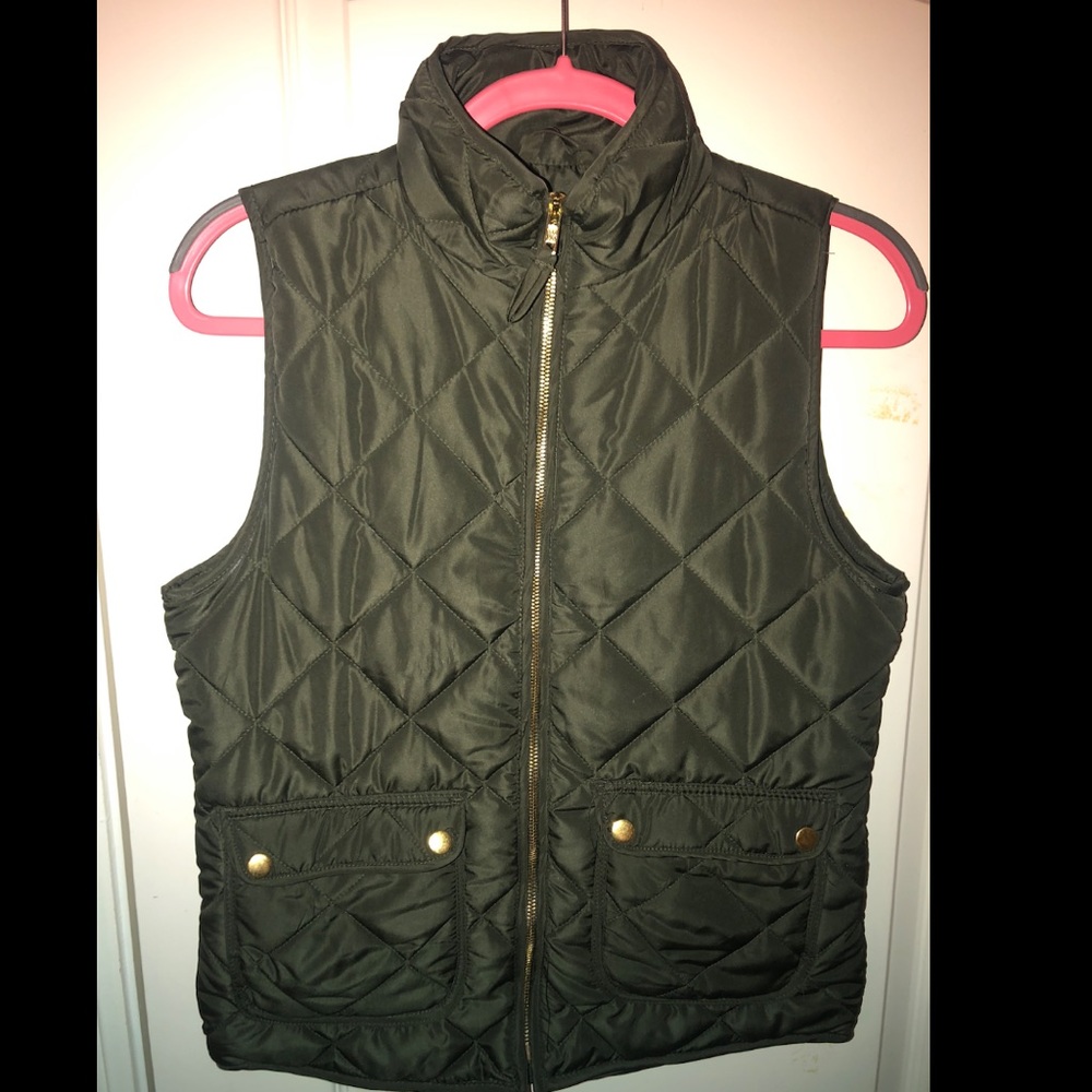 Quinn army green vest